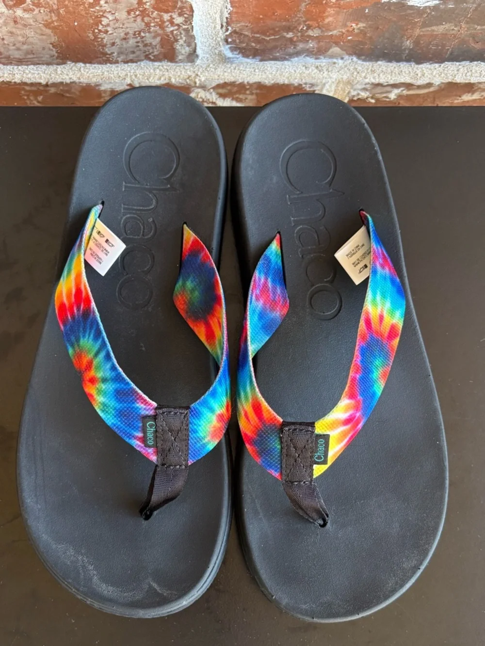 Chacos Chillos Rainbow Tie Dye Toe Thong Flip Flops Sandals Size 8